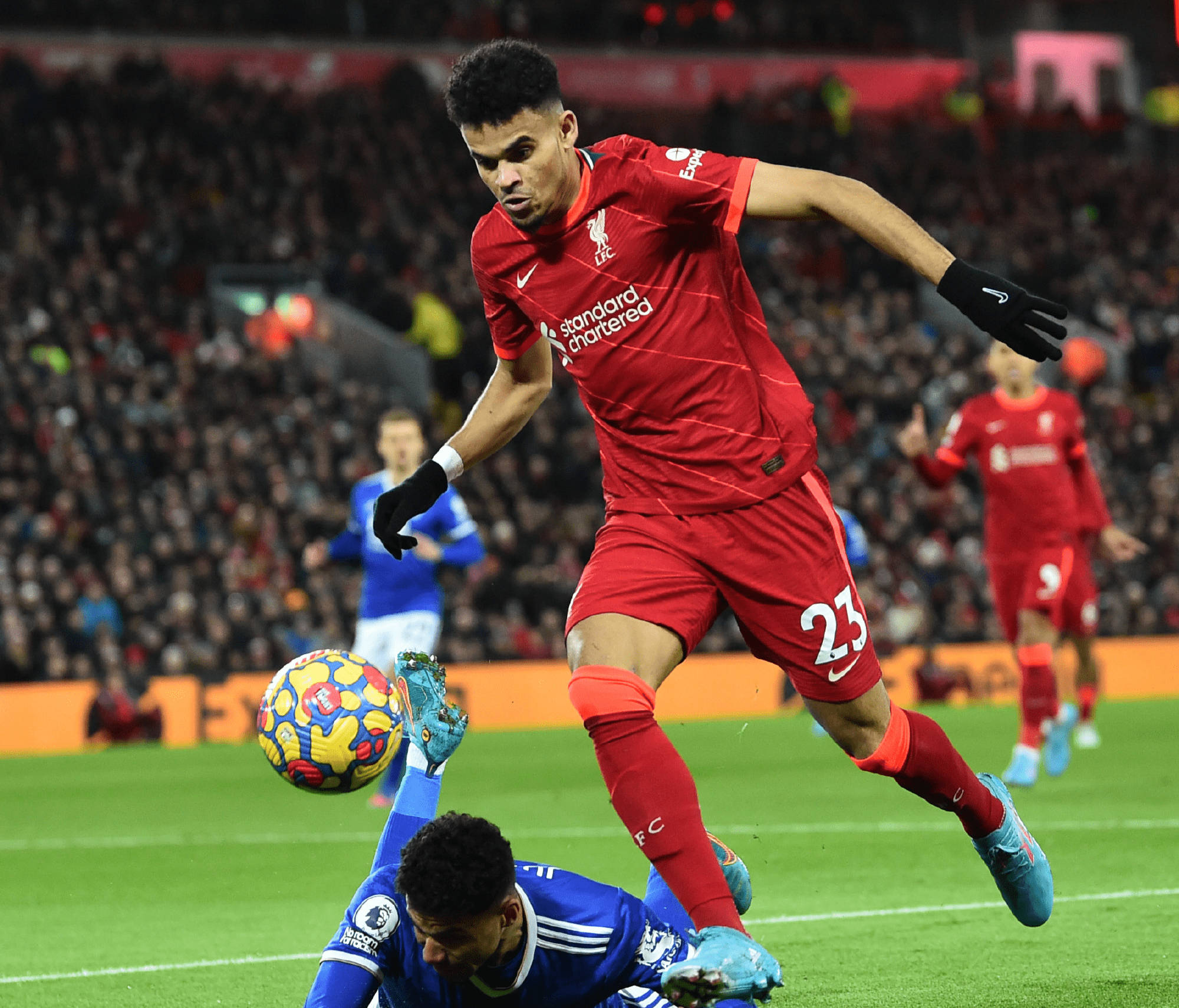 利物浦后卫坚守阵地，帮助球队保持不败