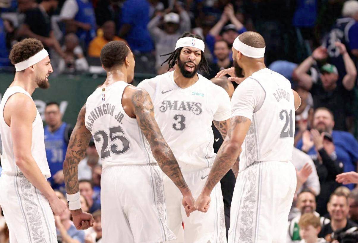 开云体育官方入口-包含人击败独行侠，取得系列赛头名的词条