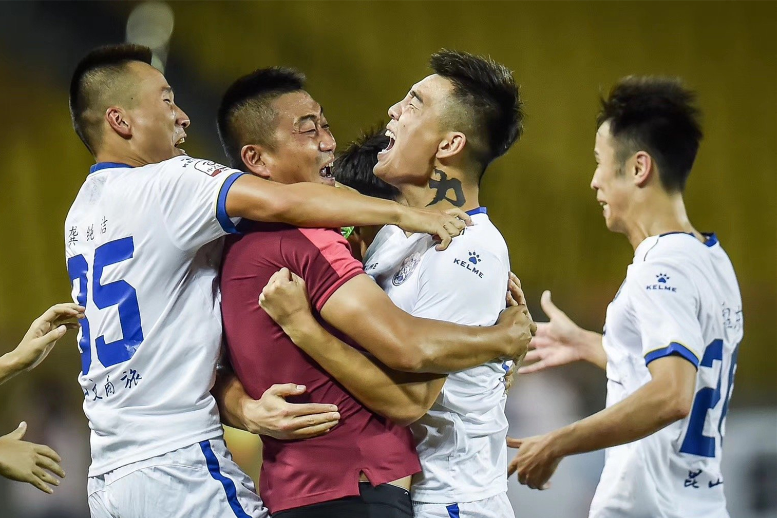 泰国前锋加盟勒沃库森，助球队夺取胜利击败对手的简单介绍