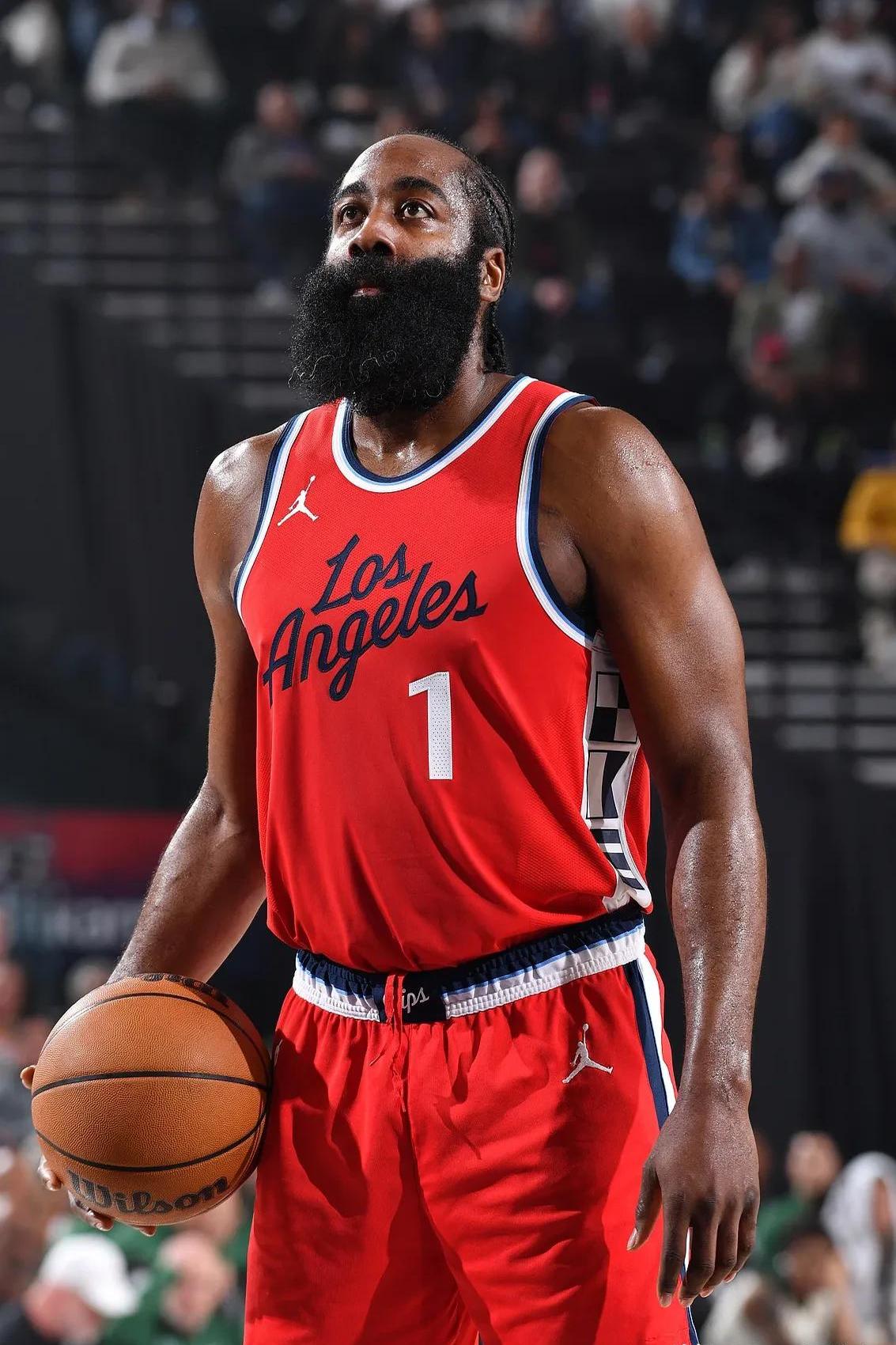 快船客场横扫老鹰，全队状态神勇