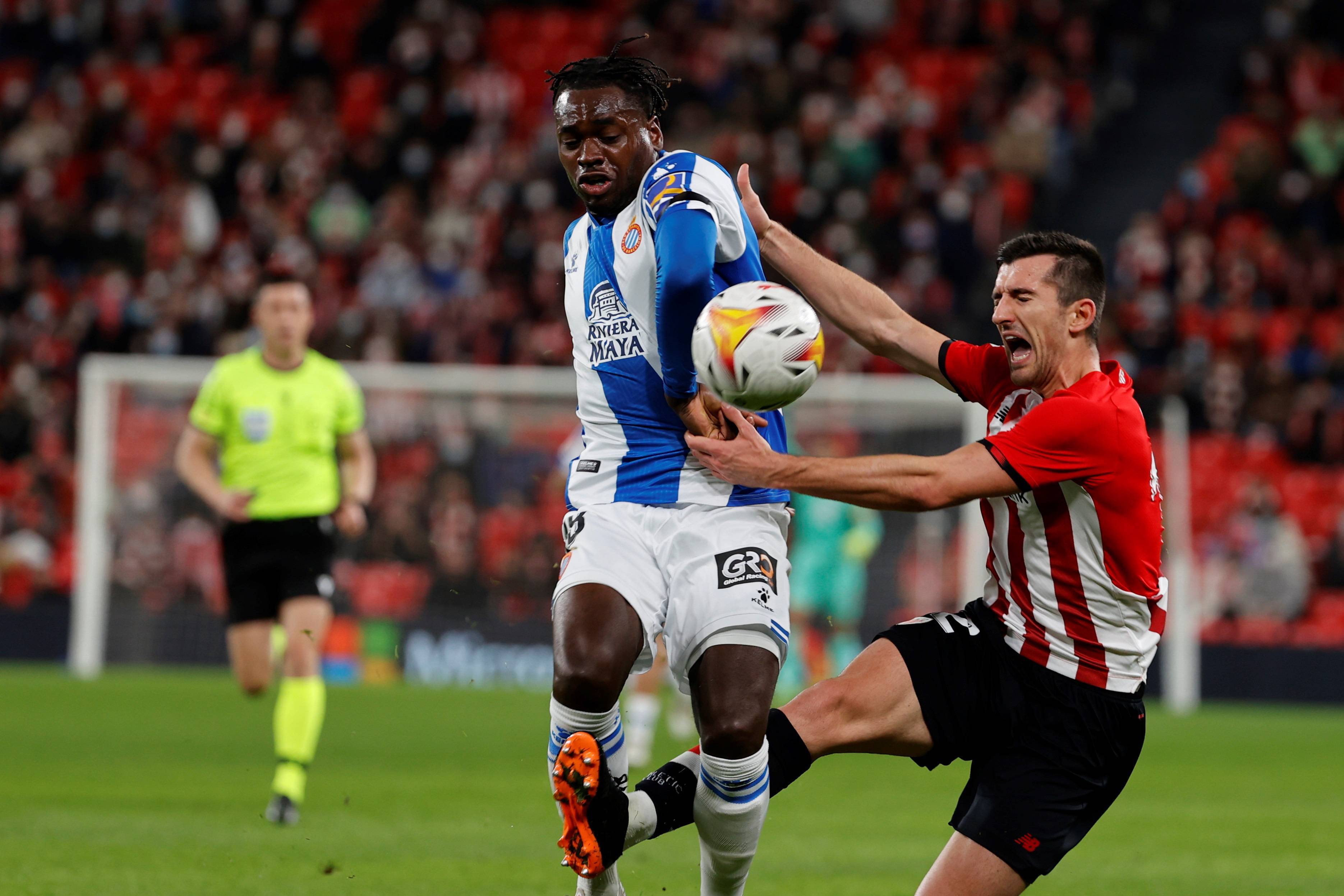 开云体育网页版入口-巴拉圭后卫在欧洲联赛中展现出超凡防守