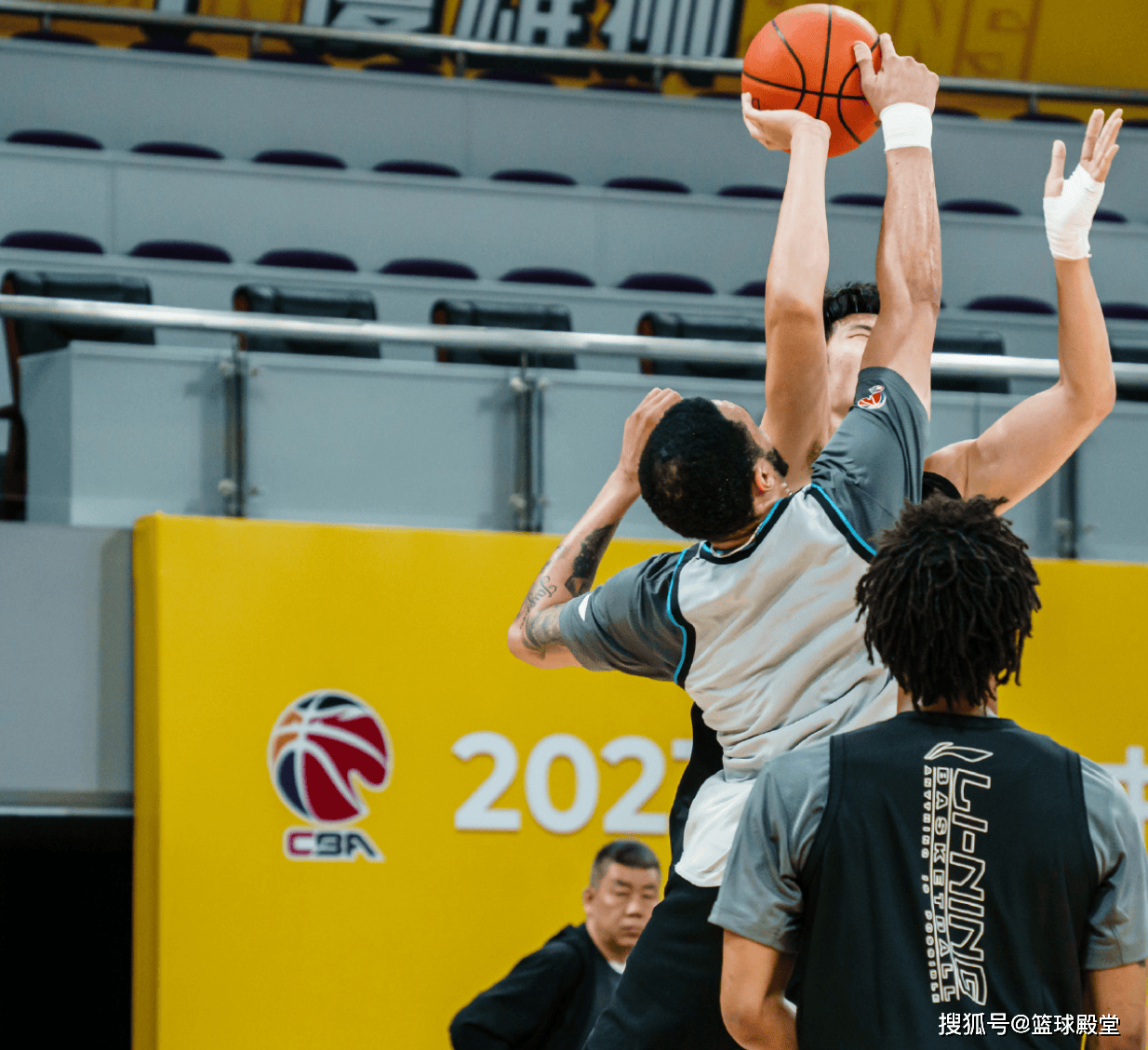 西藏男篮补强阵容，备战接下来比赛的简单介绍