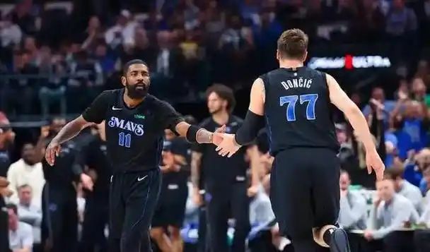 独行侠险胜马刺，首轮交手悬念未解