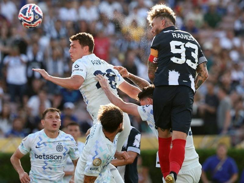 关于欧洲联赛冠军争夺激烈，球队身心疲惫的信息