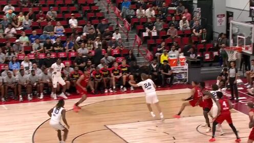 马奇十分稳健，助球队守住胜利