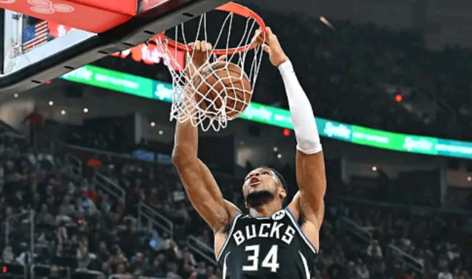 雄鹿前锋米德尔顿完美命中率刷新个人记录