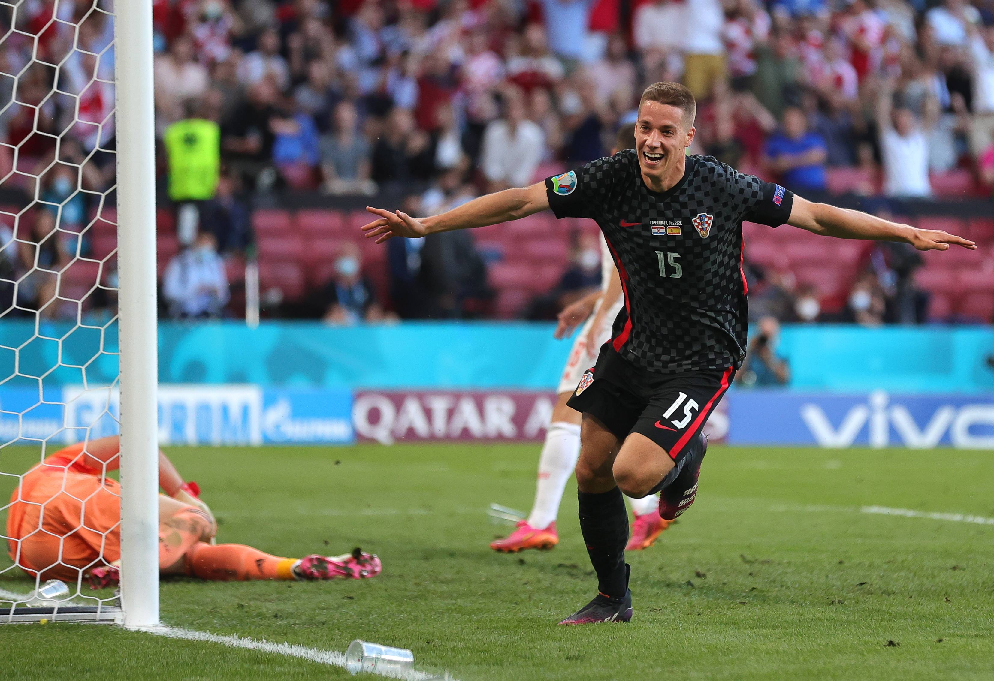 开云体育官方入口-克罗地亚士气高涨，轻松获胜晋级下一轮