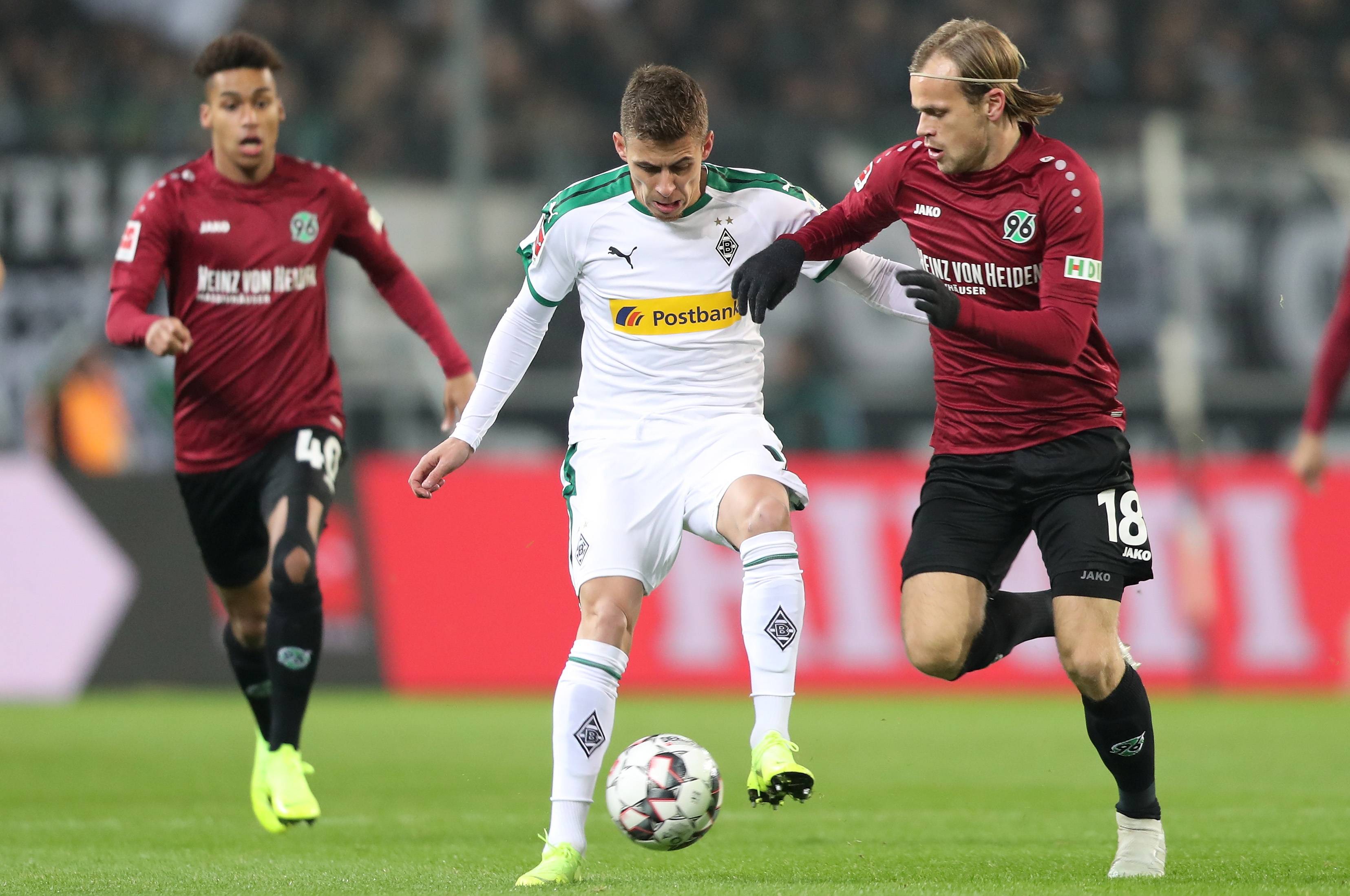 开云体育官网-汉诺威96客场3-1击败凯泽斯劳滕，取得重要三分的简单介绍