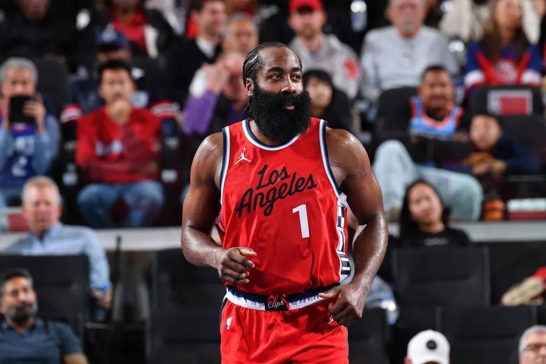 哈登最后时刻绝杀，火箭队抢得季后赛关键一胜的简单介绍