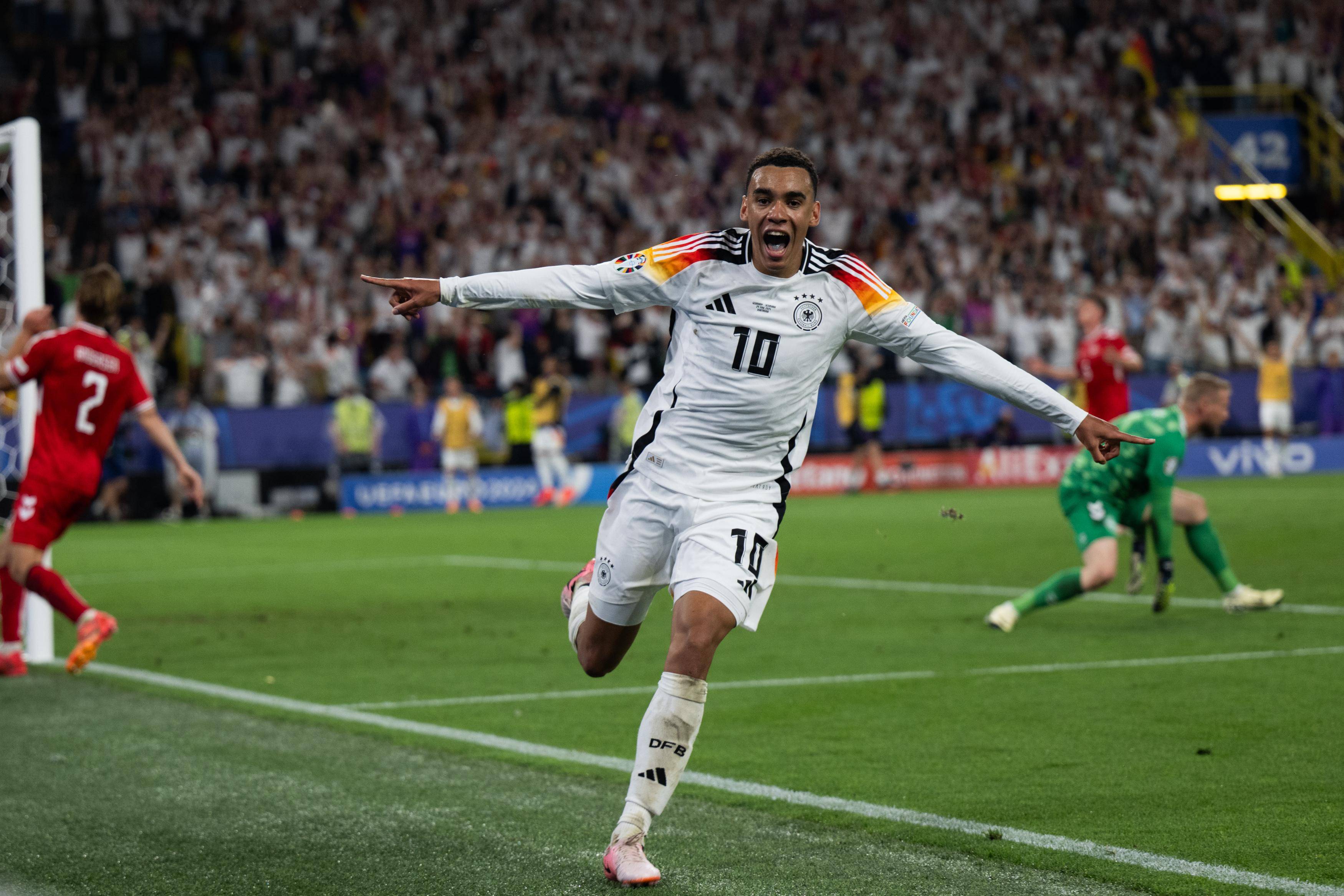 德国意外逆袭成功，挺进欧洲联赛决赛的简单介绍