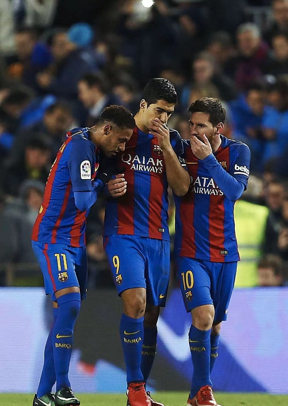 足球比赛中的精彩瞬间让人欲罢不能！的简单介绍