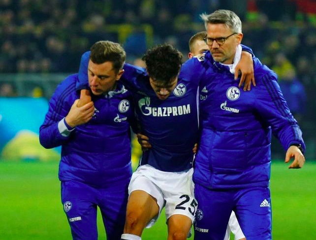 包含沙尔克遭遇主场失利，德甲榜首渐行渐远的词条