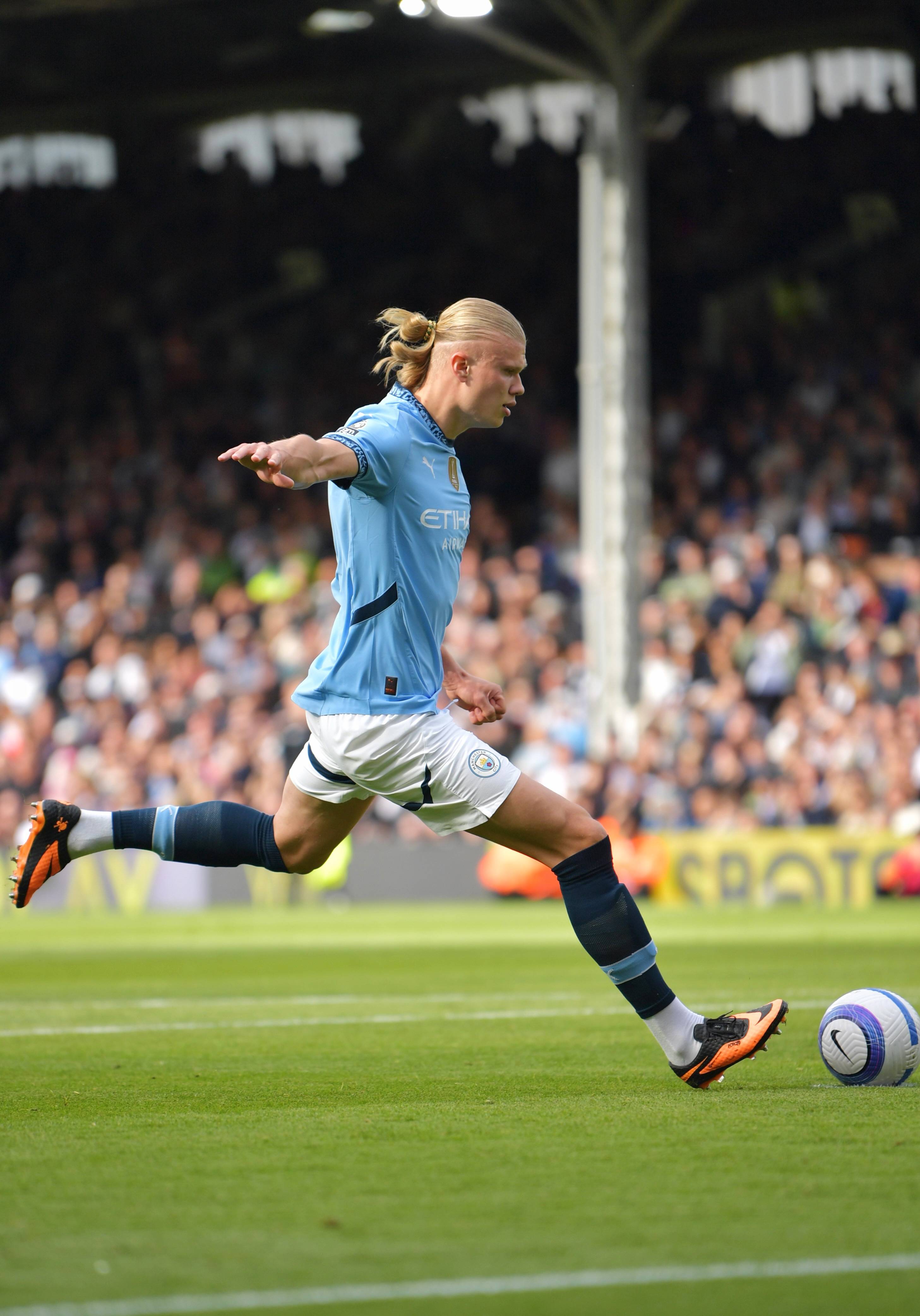 曼城大胜富勒姆，继续保持连胜势头