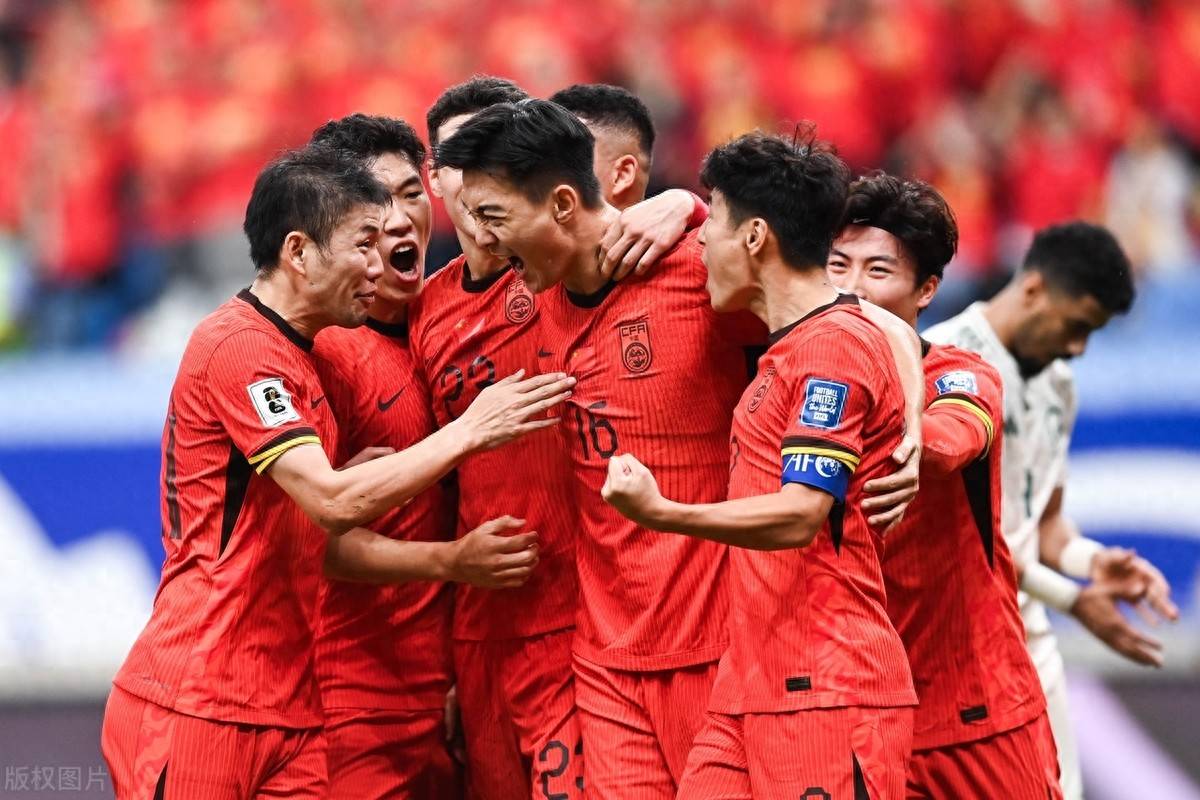 开云体育链接-足球巅峰对决！国内国际强队碰撞