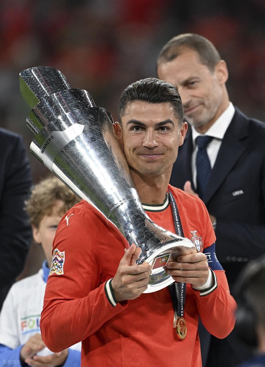 葡萄牙重回巅峰，成功挺进欧国联四强