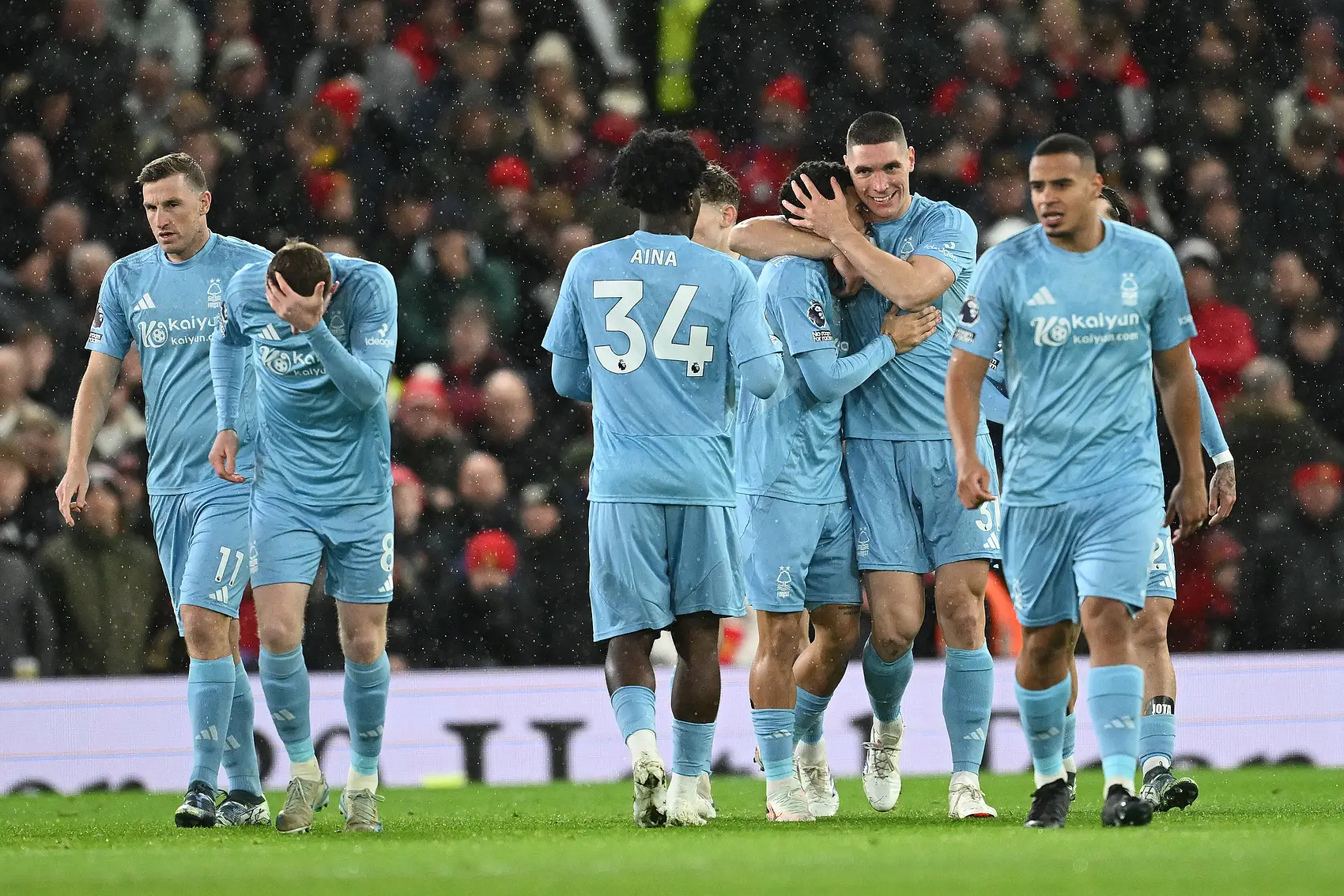 包含西汉姆联意外失利，球队状态起伏不定的词条